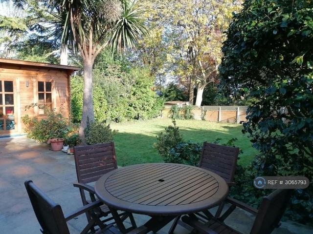 4 bedroom detached house to rent