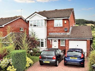 4 bedroom detached house to rent