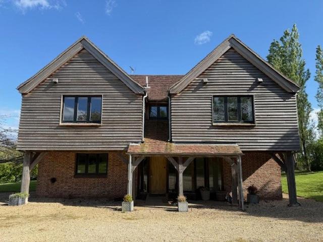 4 bedroom detached house to rent