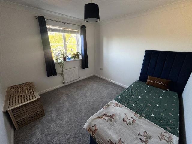 4 bedroom detached house to rent