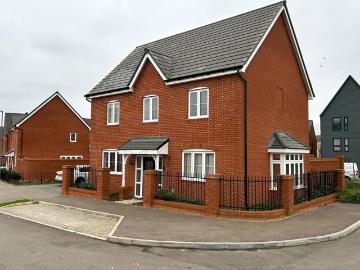 4 bedroom detached house to rent