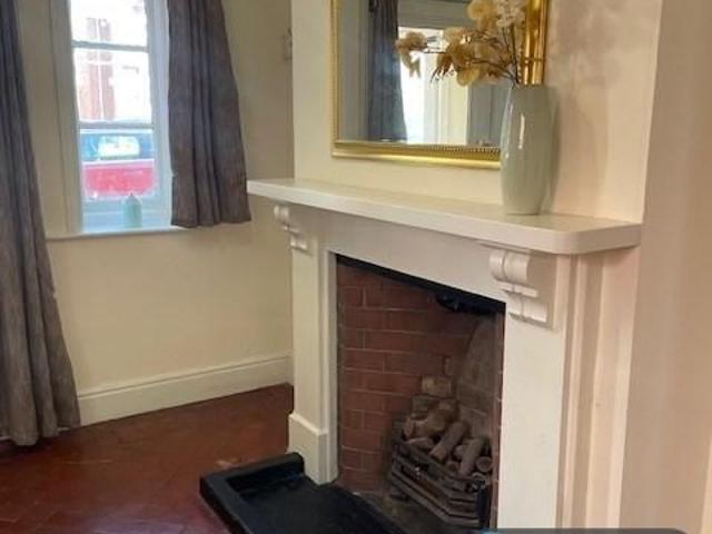 4 bedroom detached house to rent