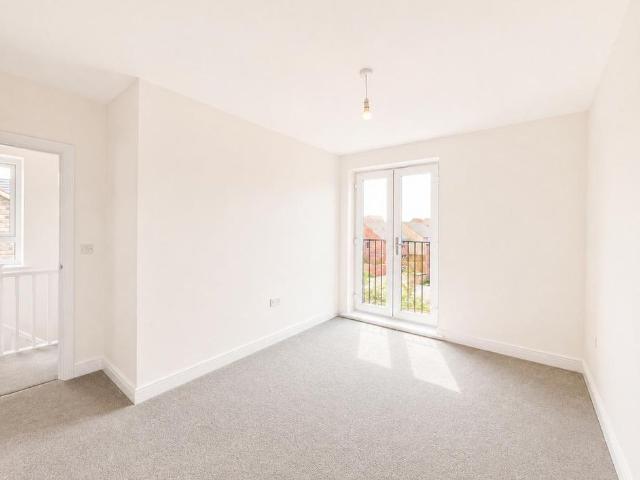 4 bedroom detached house to rent