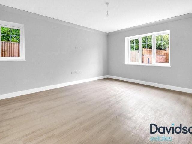 4 bedroom detached house to rent