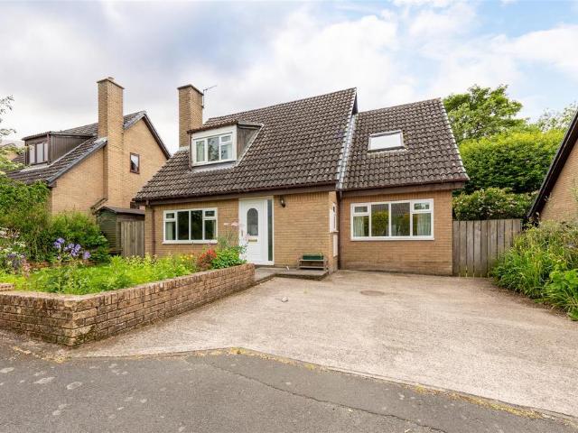 4 bedroom detached house to rent
