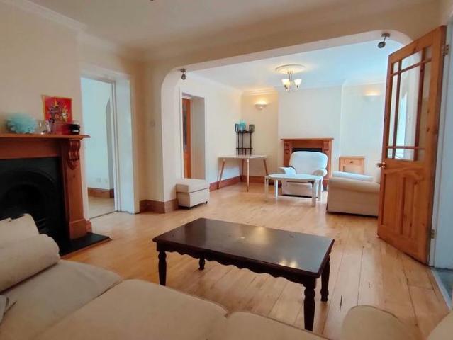 4 bedroom detached house to rent