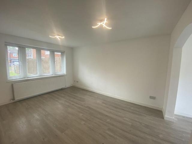 4 bedroom detached house to rent