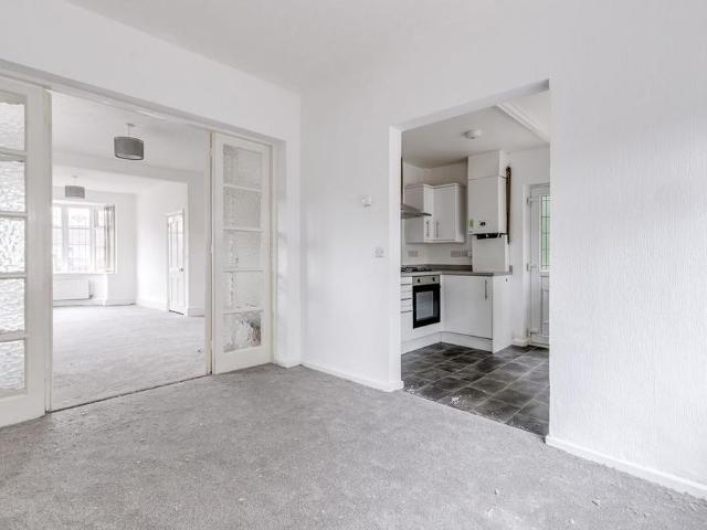 4 bedroom detached house to rent