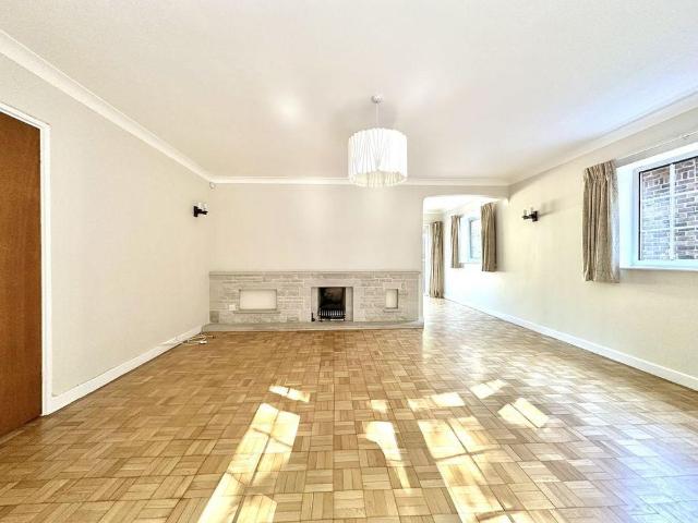 4 bedroom detached house to rent