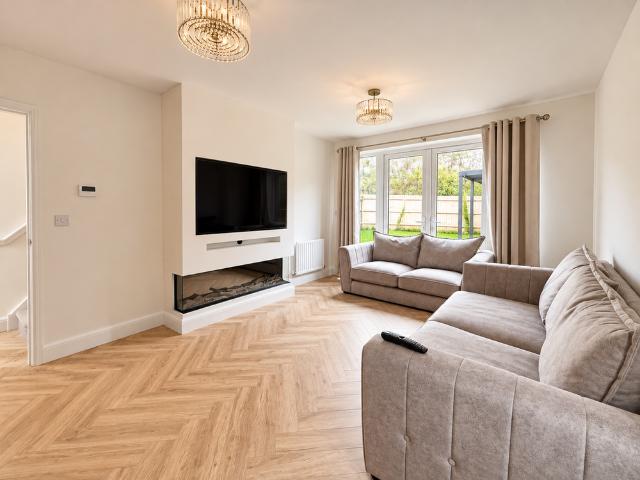 4 bedroom detached house to rent