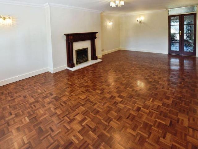 4 bedroom detached house to rent