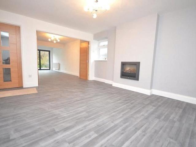 4 bedroom detached house to rent