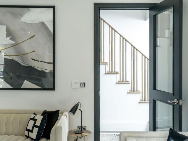 4 bedroom detached house to rent