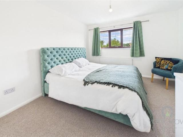 4 bedroom detached house to rent
