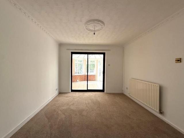 4 bedroom detached house to rent