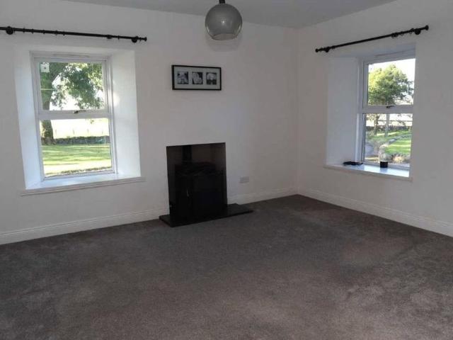 4 bedroom detached house to rent