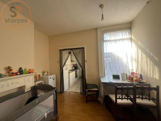 4 bedroom detached house to rent