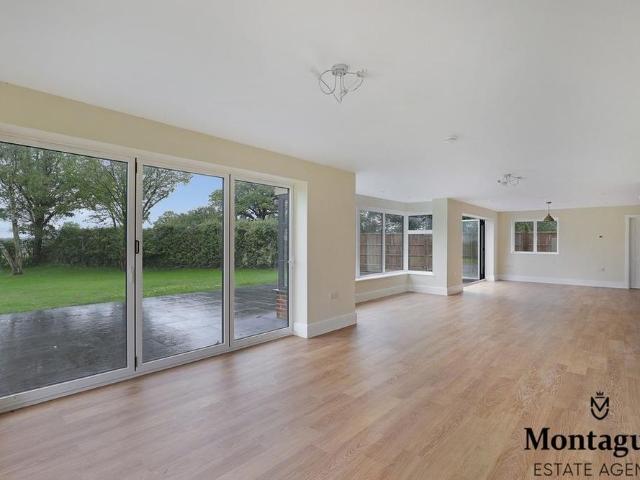 4 bedroom detached house to rent