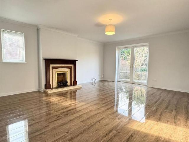 4 bedroom detached house to rent