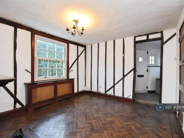 4 bedroom detached house to rent