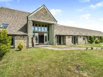 4 bedroom detached house to rent