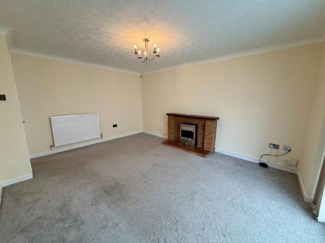 4 bedroom detached house to rent