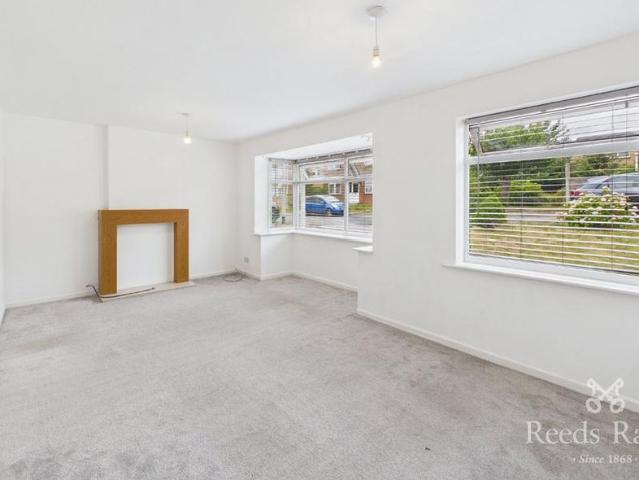 4 bedroom detached house to rent