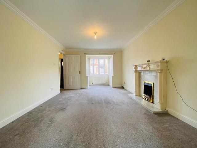 4 bedroom detached house to rent