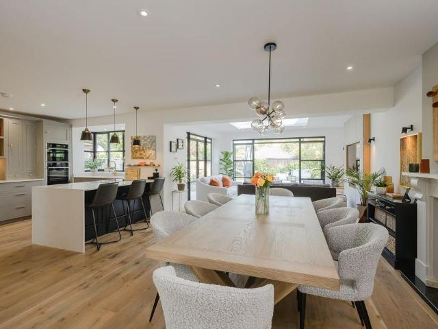 4 bedroom detached house to rent