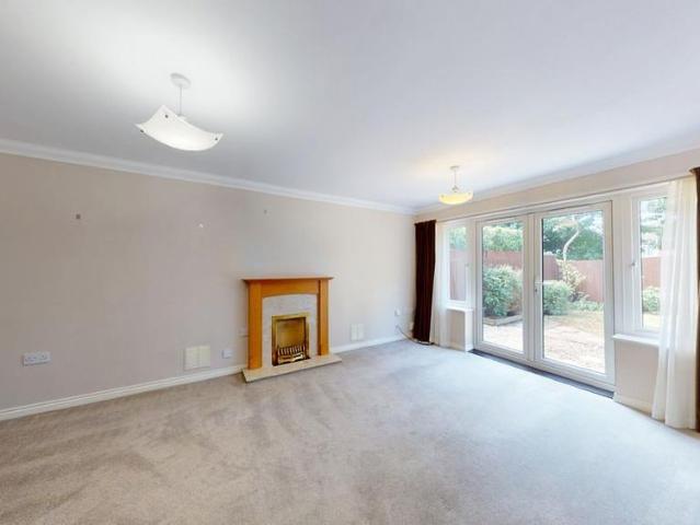 4 bedroom detached house to rent