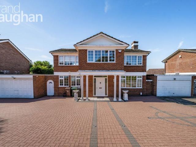 4 bedroom detached house to rent