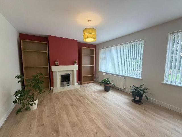 4 bedroom detached house to rent