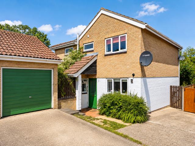4 bedroom detached house to rent