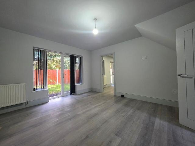 4 bedroom detached house to rent