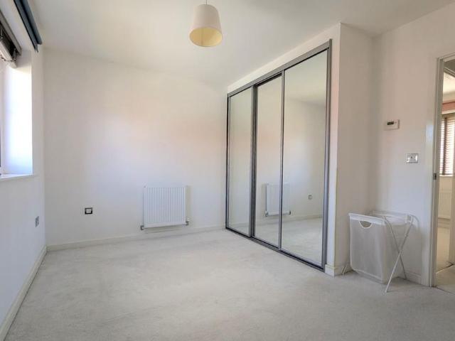 4 bedroom detached house to rent
