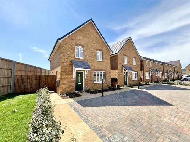 4 bedroom detached house to rent