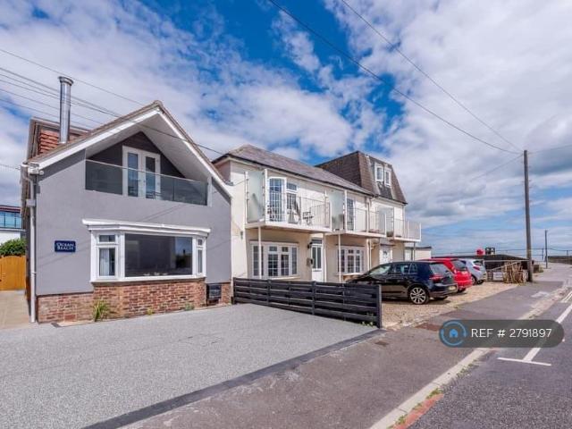 4 bedroom detached house to rent