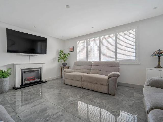 4 bedroom detached house to rent