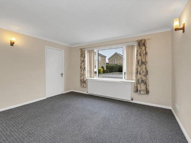 4 bedroom detached house to rent