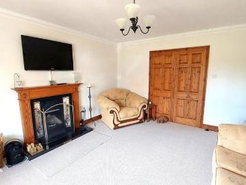 4 bedroom detached house to rent