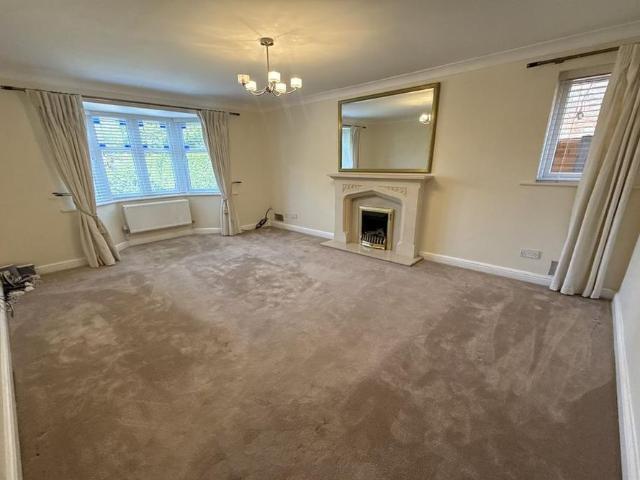 4 bedroom detached house to rent