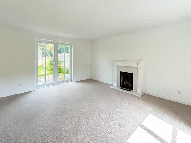 4 bedroom detached house to rent