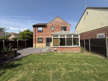 4 bedroom detached house to rent