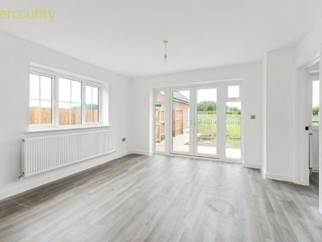 4 Bedroom Detached House To Rent