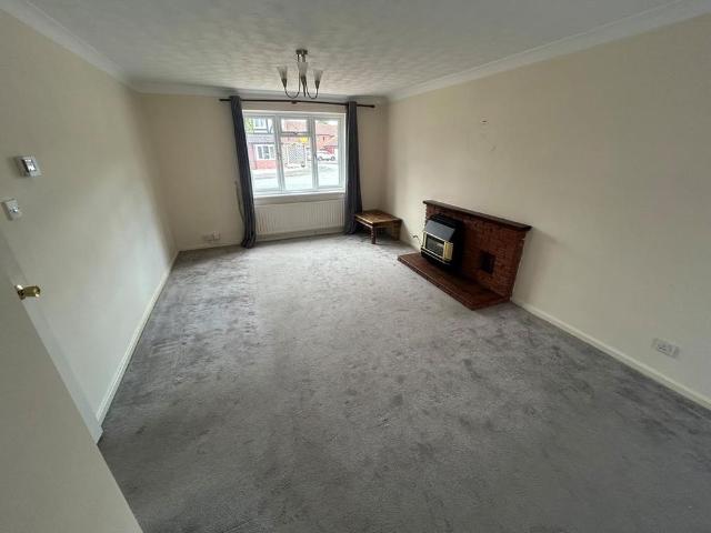 4 bedroom detached house to rent