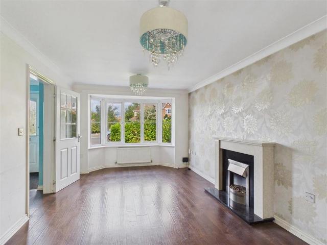4 bedroom detached house to rent
