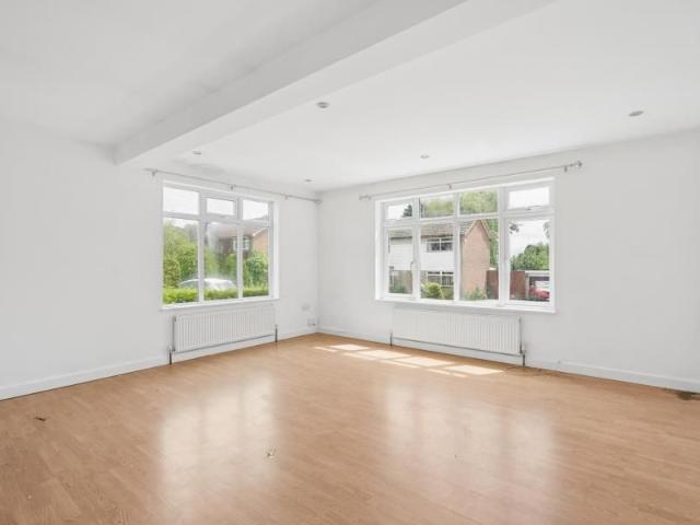 4 bedroom detached house to rent