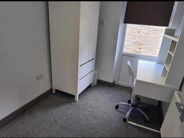 4 bedroom detached house to rent