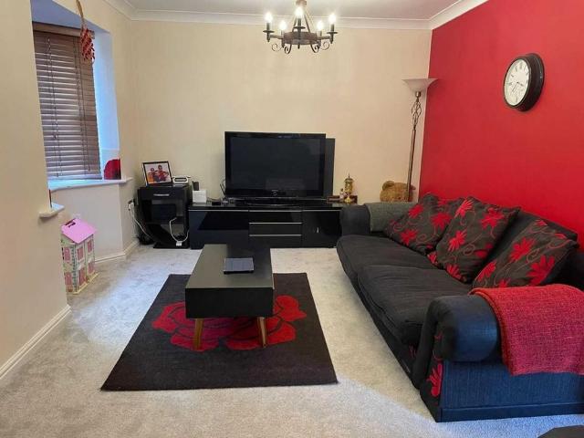 4 bedroom detached house to rent