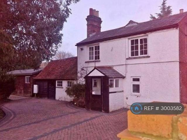 4 bedroom detached house to rent